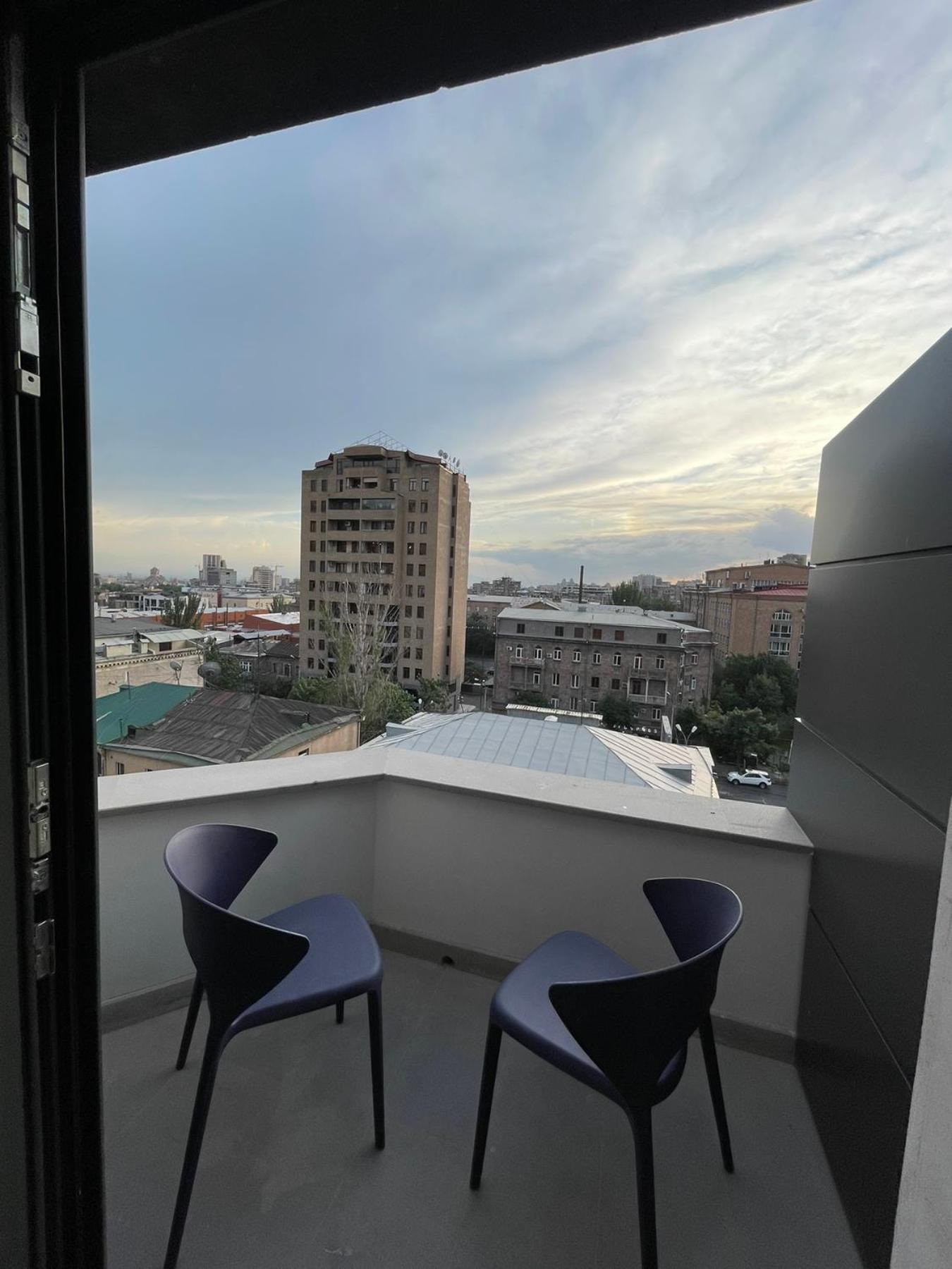 Aparthotel Aygestan Plaza à Erévan Extérieur photo